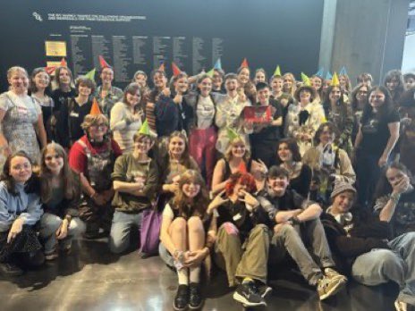 hhsixidiotsxx's tweet image. tonight was one of the most incredible nights ever!!
Seeing all of Ghosts twitter again was a true joy including the Ghosts cast thank you so much for giving up your time for us
We love you so much
This series is going to be just brilliant 🤍
#BBCGhosts