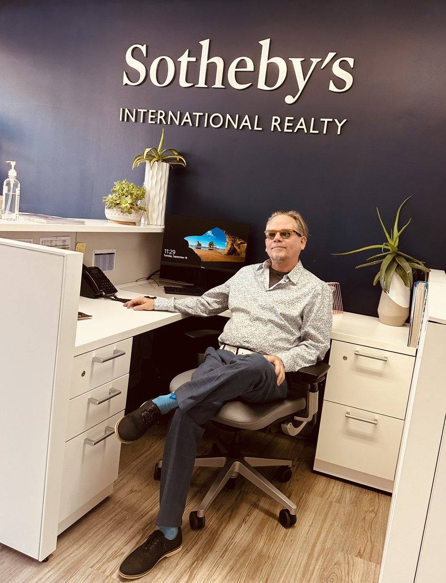 The Remodeled Malibu Road Office - Stop by and Say Hello 👋 DRE 01393337 @sothebysrealty @AviatorNation #realestate #buyingandselling #malibu #sircletheglobe #sirnewdev #community