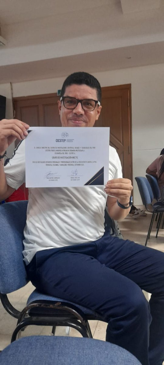 Gabipalmar's tweet photo. Gracias , al empeño y a él esfuerzo del docente jarol Carreño , hoy es un ejemplo a seguir , el alma Mater  es una universida formadoa de grandes  profesionales ❤️

#UniguajiraMaicao hoy jornada académica y de aprendizajes en #XIISimposioInvestigaciónFormativa
@jaroldiazc https://t.co/N02VIsx6NY
