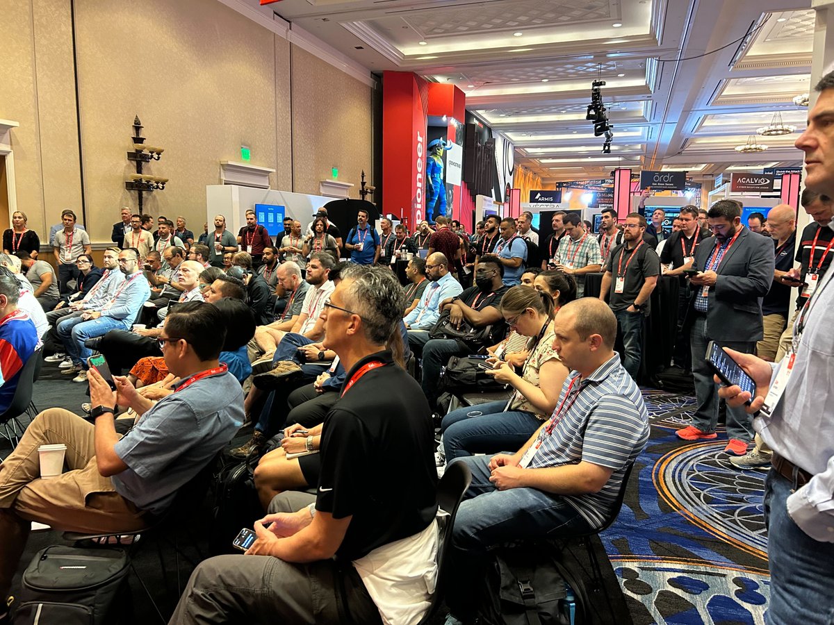 Lookout's tweet image. What a turnout! 👏  Justin Albrecht, Director of Mobile Threat Intelligence, presented at #FalCon2023 today to discuss the escalating threat landscape surrounding mobile devices, shedding light on incidents like #ScatteredSpider's cyber attacks on MGM and Caesars Entertainment.