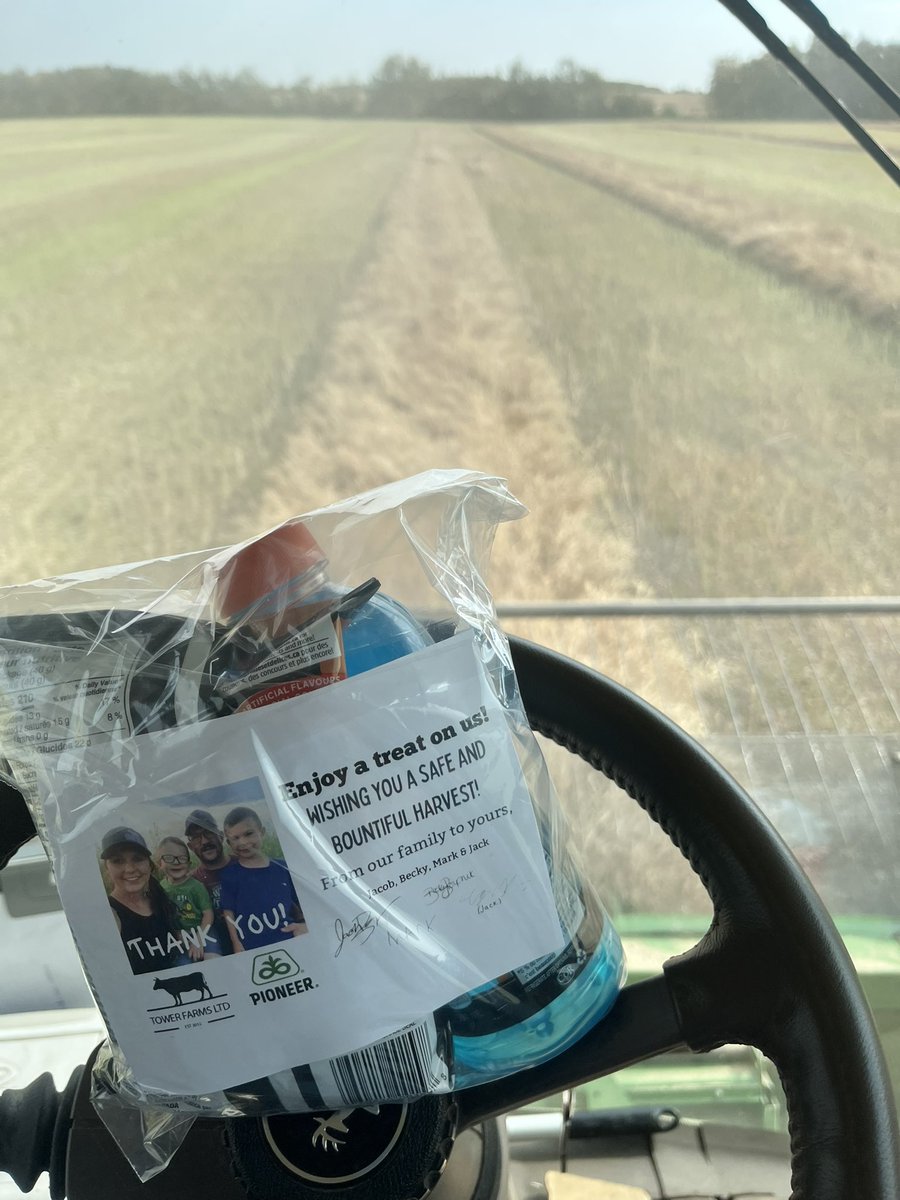 Great working with <a href="/BeckyBoychuk/">Becky Boychuk</a> of <a href="/TowerFarmsLtd/">Tower Farms Ltd</a>. 
Yesterday we harvested the 2023 <a href="/PioneerSeedsCA/">Pioneer Seeds Canada</a> PKP field scale plots at JJ Farms of 4 current LL varieties &amp; 2 new ones. Stay tuned for results. #YieldHero
