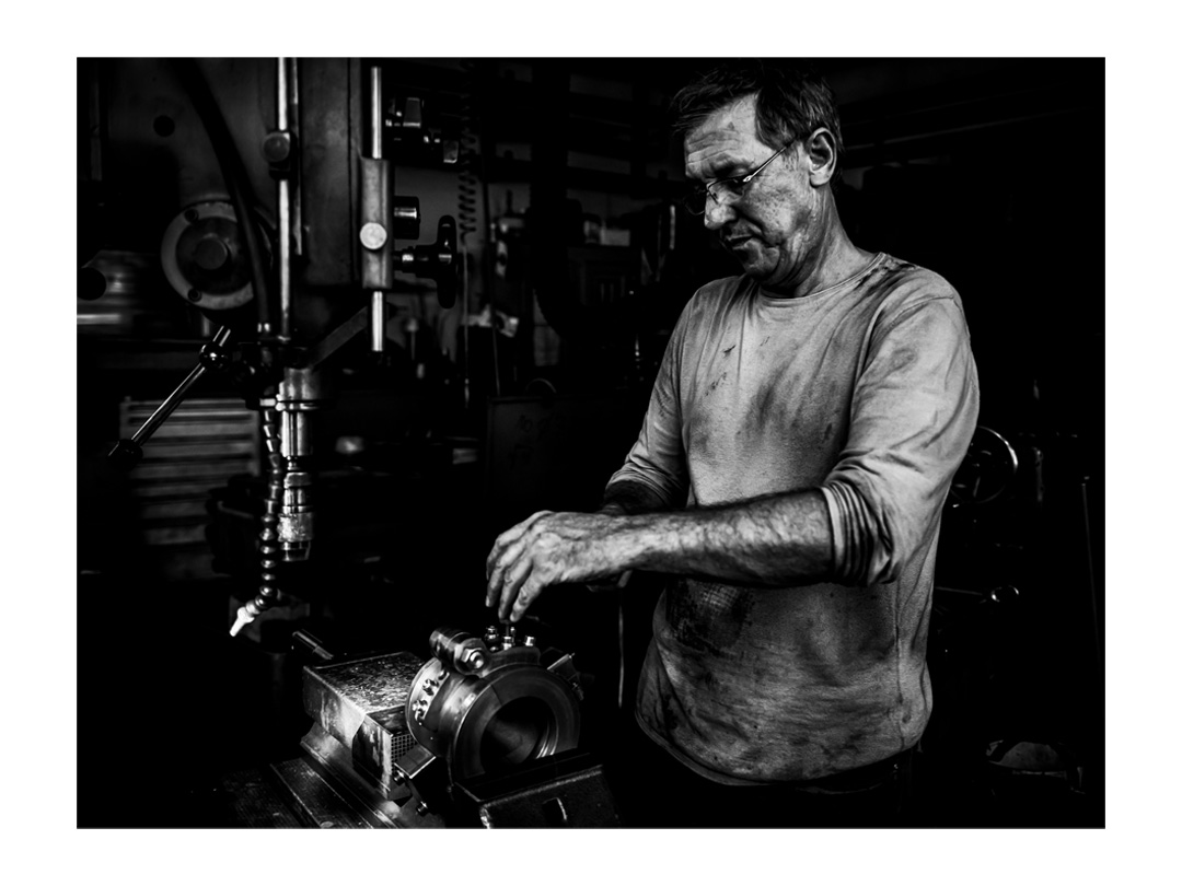 projectRazon's tweet photo. B&amp;W Series - Glasi Hergiswil
#photography #PHOTOS #blackandwhitephotography https://t.co/ZRfRjLeekN