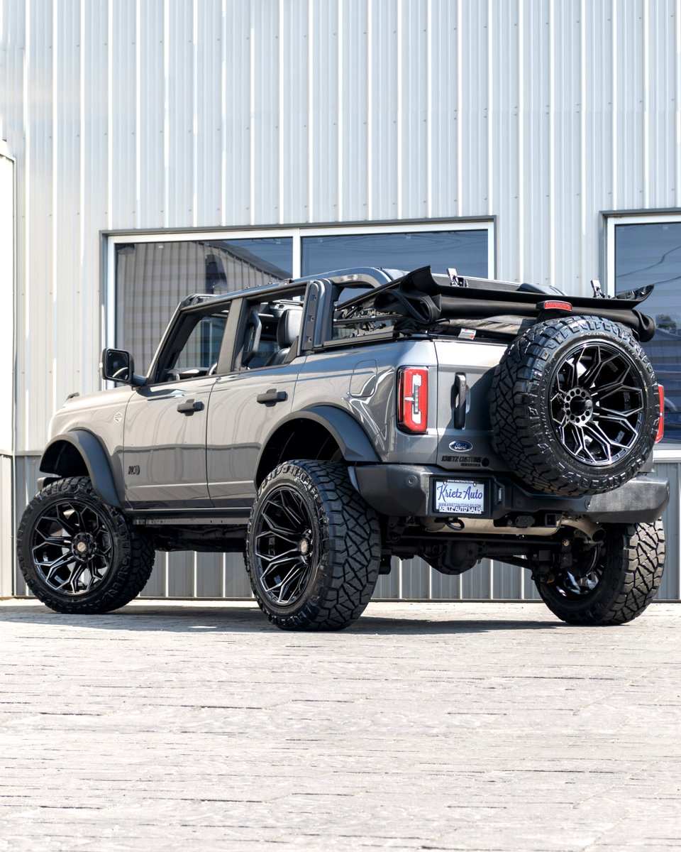4PlayWheels's tweet photo. 2022 Ford Bronco by @krietzcustoms
22x12 4Play 4P83 Wheels
35x12.50 R22 NITTO Ridge @nittotire Grappler Tires
3.5" RC Suspension Lift
#liftedbronco #35's
#4playwheels #4p83 #krietzcustoms #bronco #fordbronco https://t.co/cre68ROUmr