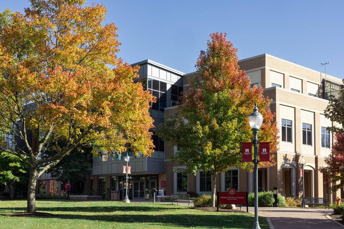 northcentralcol's tweet photo. A campus visit is the perfect introduction to life at North Central, providing the opportunity to meet current students, faculty, and staff and learn next steps to become #CardinalBound!
Register for one of @NCCardinalAdmit’s fall Campus Visit Days here: https://t.co/F1JLBzQk4T. https://t.co/FxFqg1HoYH