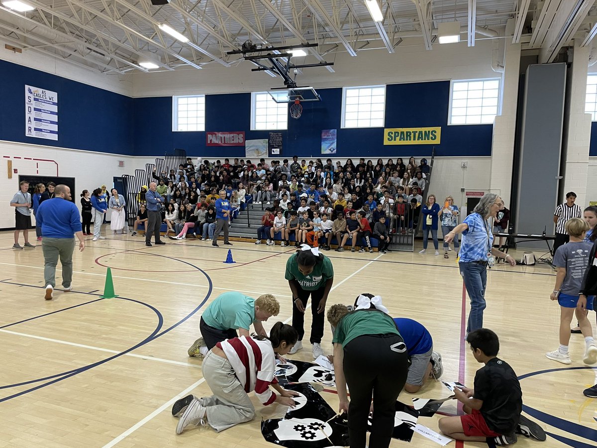kjms_fcps's tweet photo. Pep Rally fun @kjms_fcps with @CheerMason_ helping our 7th graders with first pep rally of their school career! POG Trait puzzles @DrSilipigni @FCPSR5 @FairfaxSchools @FcpsPOGPOL https://t.co/EAuxV40ViU