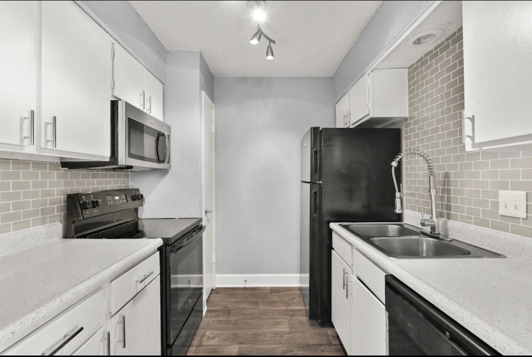 Graat apartments come and take a look
817-522-3895
3201 E Park Row Dr Arlington Texas 76010