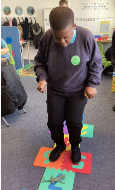 WHS_MissLewis's tweet photo. Redwood had lots of fun and laughs developing their number skills in the Maths corner today! 🐊🔢💦🤣@WoodlandsHS @CardiffWestern https://t.co/gXF8Zx2lg4