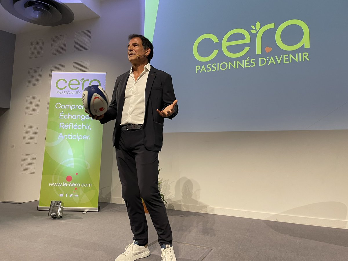 « Chacun est différent dans une équipe de rugby comme les différents services d’une entreprise… Les rites sont nécessaires pour générer de la confiance, du lien, un sentiment d’appartenance… » [Marc Lièvremont] en conférence <a href="/le_cera/">Le CERA</a> à <a href="/ICES_UnivCatho/">ICES - Institut Catholique Vendée</a>