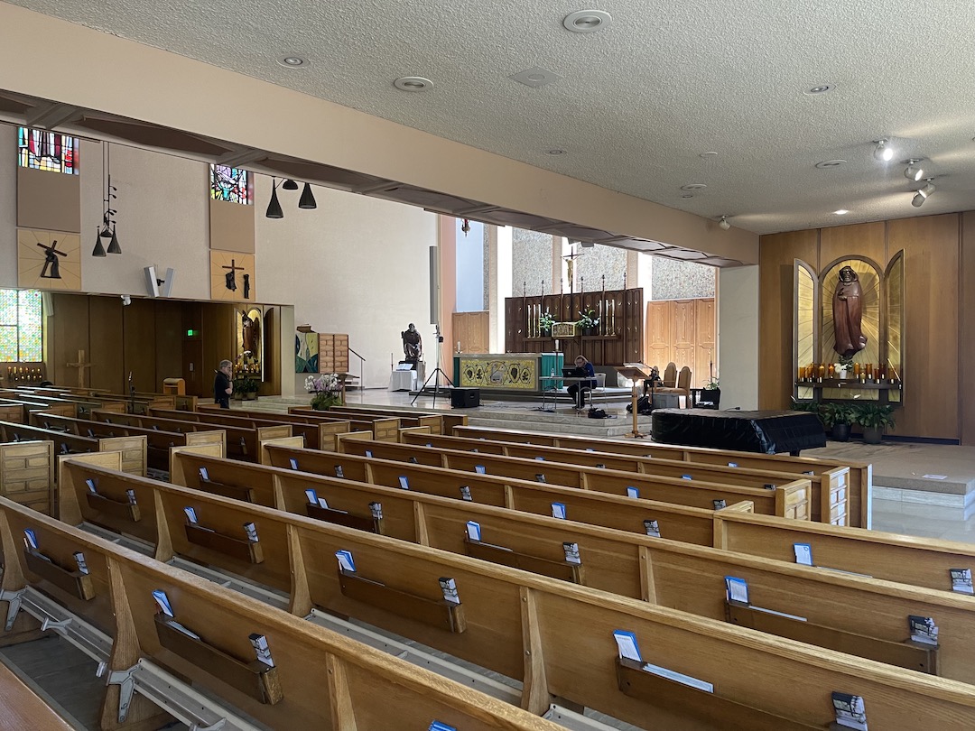 GeerTech's tweet image. Teaming up with the talented folks at @StudioSpectrum was a blast! Had the privilege of showcasing @RenkusHeinz ICONYX Gen5 loudspeakers at the historic St. Paul the Apostle Catholic Church in LA. 

#TheSoundSolution #RekusHeinz #GeerTech
