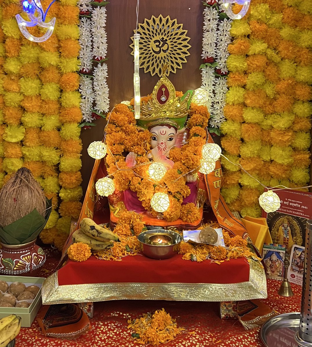 🎉 Happy #GaneshChaturthi2023! 🎉 

As we celebrate Lord Ganesha, let's reflect on life lessons for personal &amp; professional growth:

1️⃣ Face Challenges
2️⃣ Wisdom > Might
3️⃣ Balance Life
4️⃣ Be Adaptable
5️⃣ Show Respect
6️⃣ Persevere
7️⃣ Listen
8️⃣ Stay Humble
9️⃣ Prioritize
🔟 Family