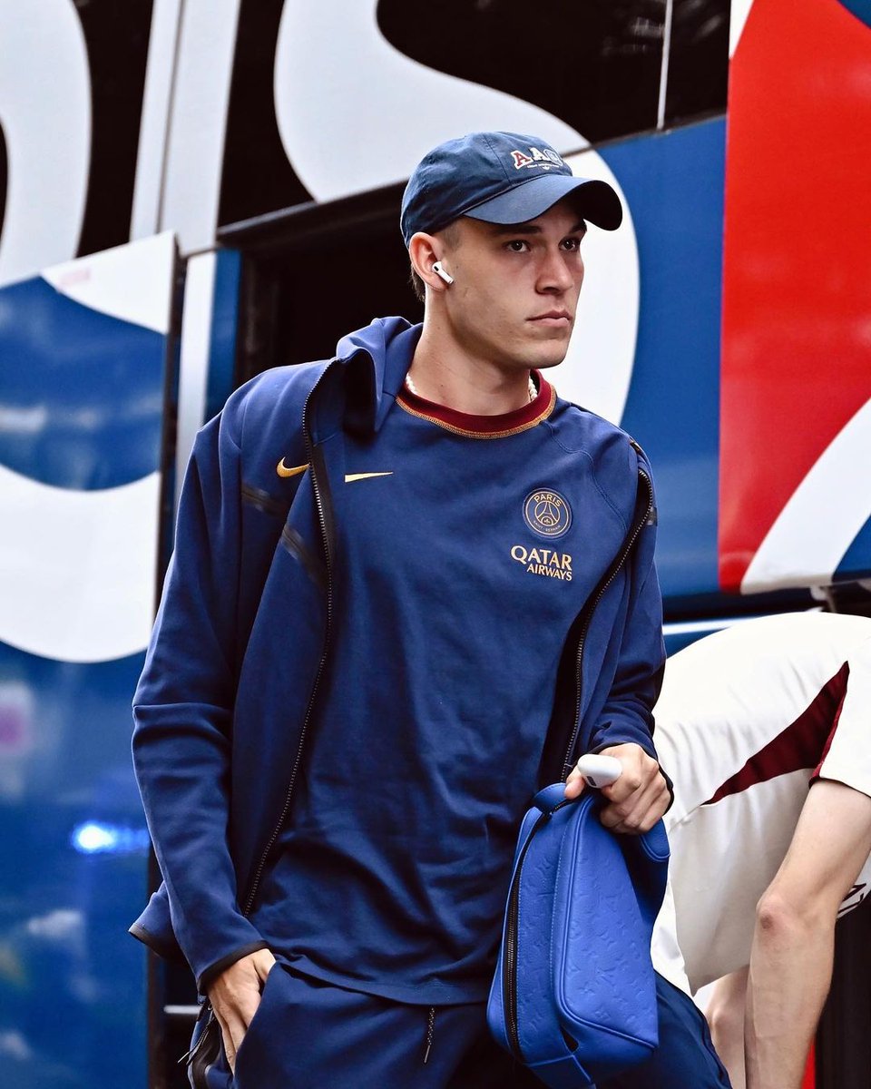 sinfouluy_'s tweet photo. 🇺🇾 𝗨𝗚𝗔𝗥𝗧𝗘 𝗧𝗜𝗧𝗨𝗟𝗔𝗥

🔝 Manuel Ugarte tendrá su estreno a nivel europeo con el PSG como titular. Será ante el Borussia Dortmund en lo que promete ser un gran partido.

🧨 Recordemos que los parisinos se encuentran en el popular "Grupo de la Muerte" https://t.co/bm2uowuEXy