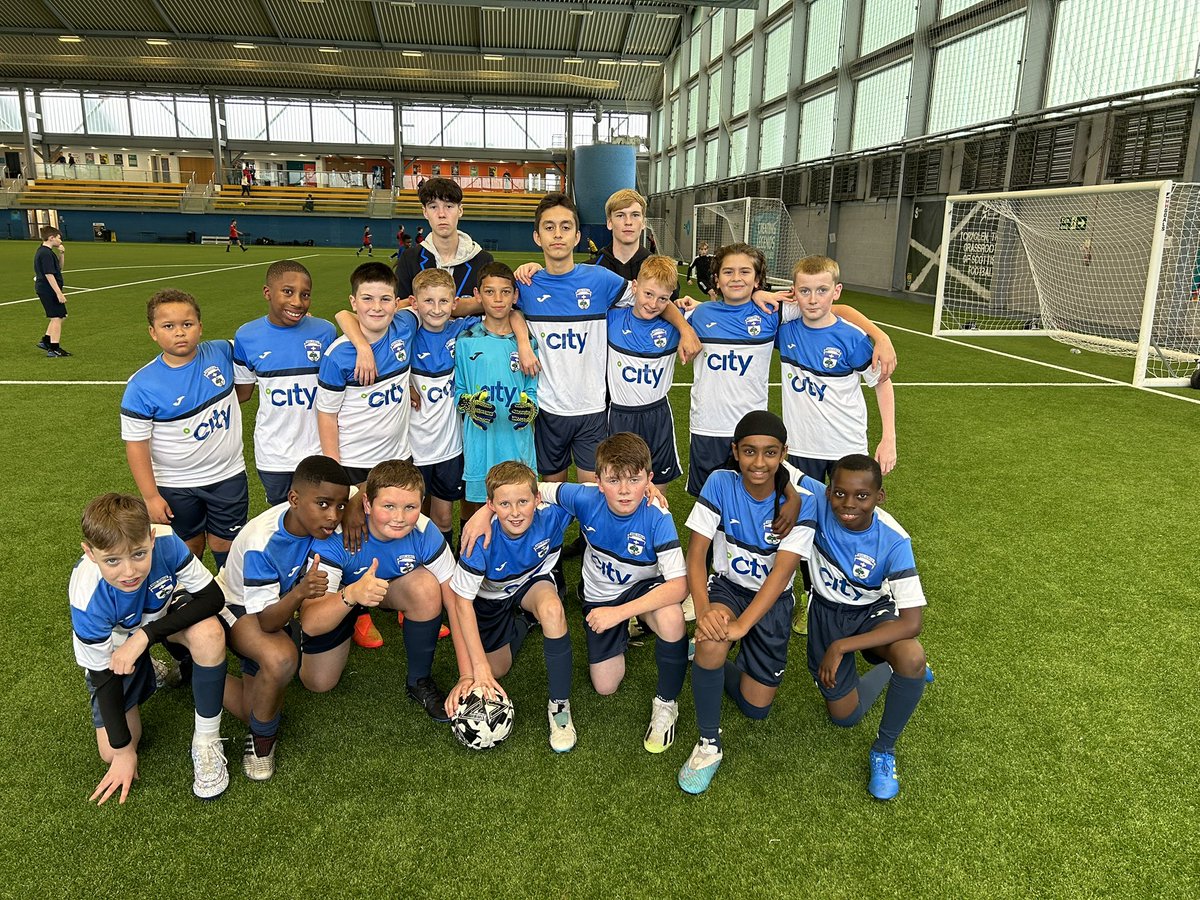 Holyrood_PE's tweet photo. Some of our football academy boys took part in their first tournament at Toryglen this evening 👏🏻

The boys were amazing and both teams managed to win plenty of games 👏🏻

Well done to the ‘gaffers’ on their enthusiasm and motivation throughout!

A successful night all round ⚽️✅ https://t.co/j33BGsSI2N