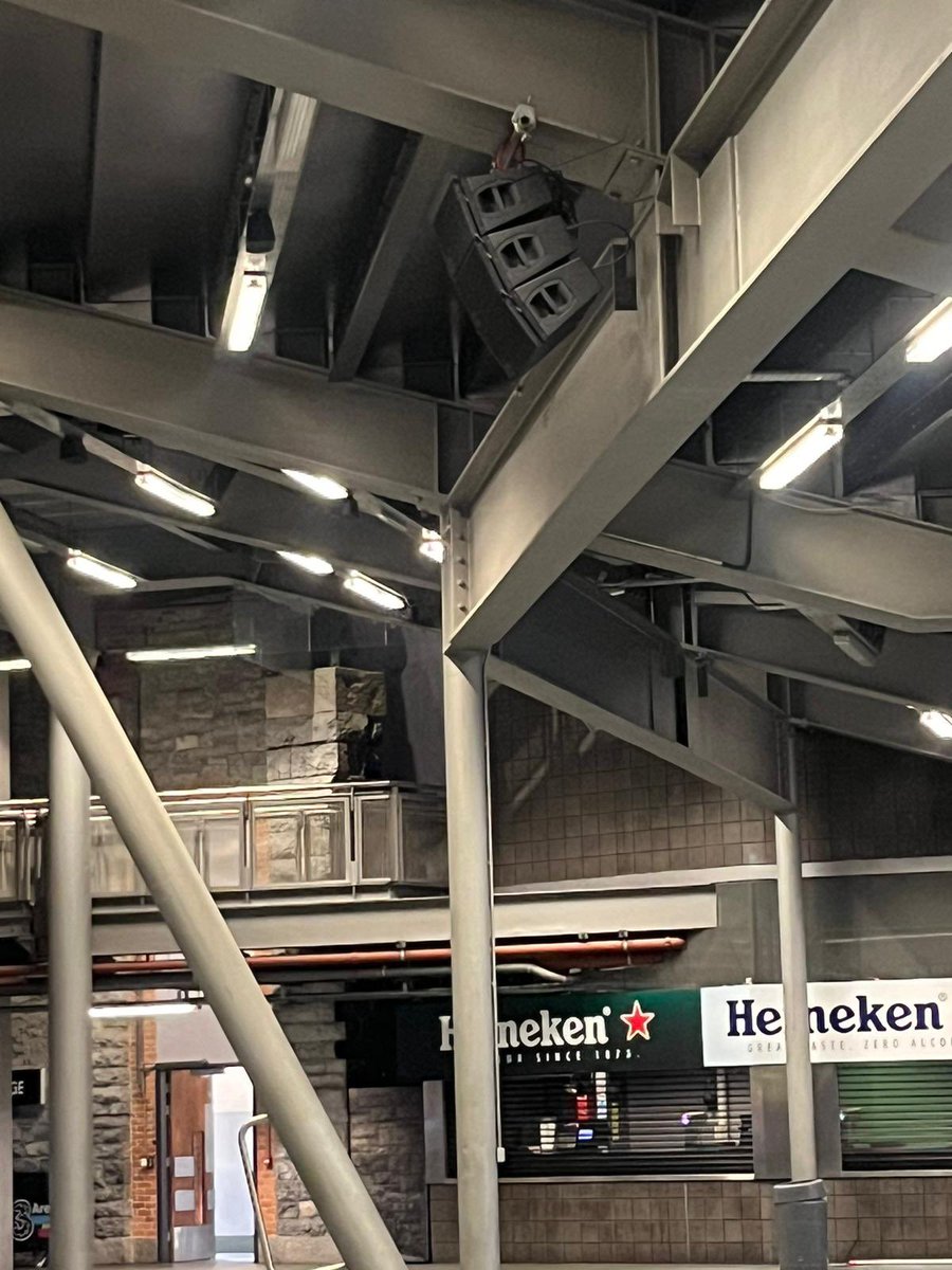 3 Arena Dublin with @dbaudiotechnik_gmbh 

MWS have recently installed a new delay system into Irelands premier Venue The 3 Arena

18 x D&amp;B Y in 6 hangs of 3 all controlled from D20 Amplifiers 

Big thanks for to Phil, Ken, Cormac and everyone at the Venue.