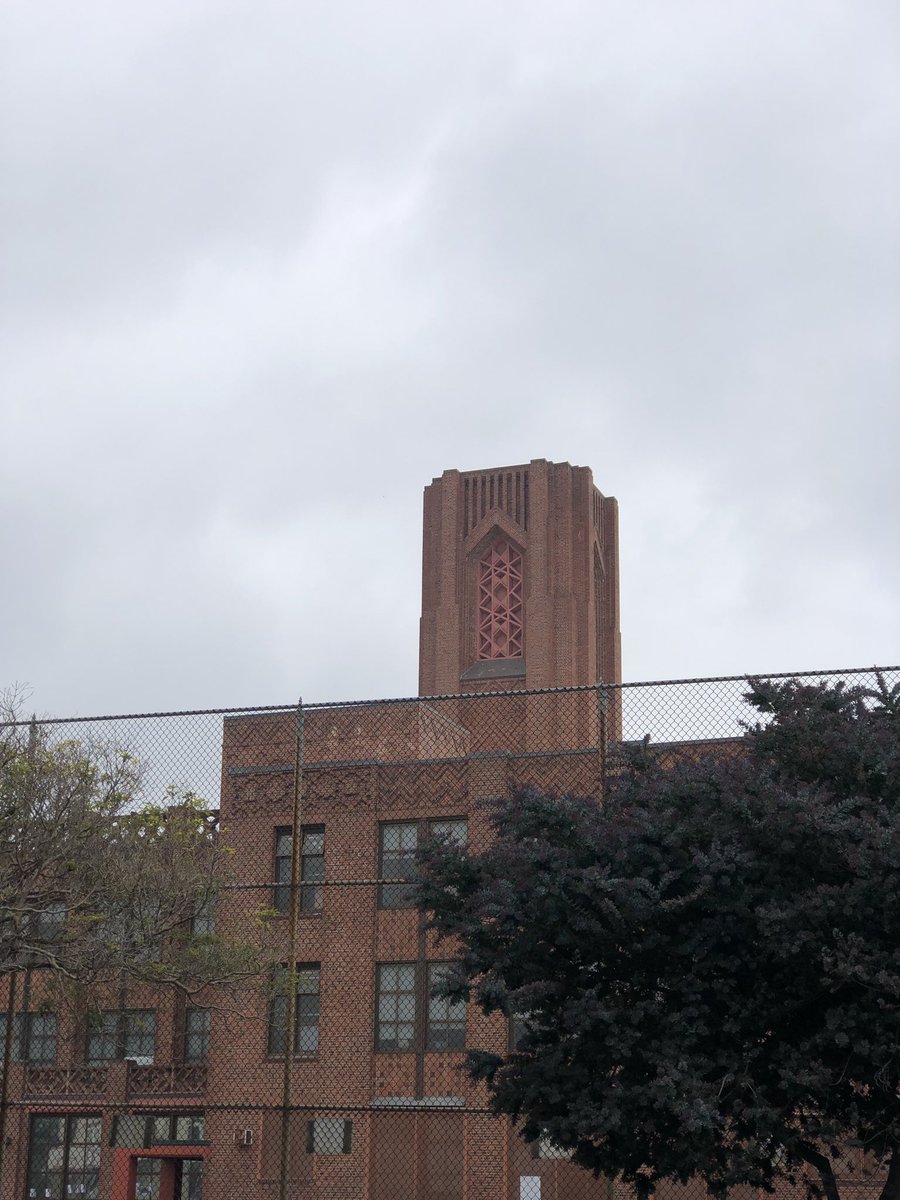 Hi <a href="/MaryKPIX/">Mary Lee</a> <a href="/KPIXtv/">CBS News Bay Area</a> Just back from night 1 of our <a href="/roosevelt_SF/">@roosevelt_SF</a> 8th grade camping trip in the Presidio! 🏕️ Wasn’t too hot nor too cold! 🙌 But the air quality seems a bit smoky this morning in #SanFrancisco right now. 🤔