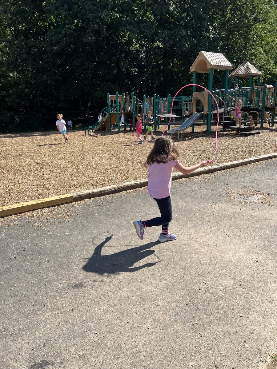 OwensOgres's tweet image. Happy kiddos at recess today! Thank you amazing parents for our new recess gear! #learningshouldbefun