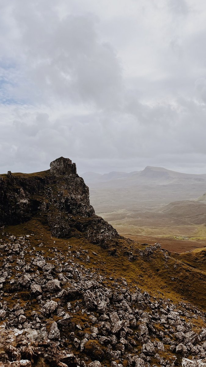 SarahMasonPhoto's tweet photo. Spent this aft filming at The Quiraing. First time there, took my breath away. https://t.co/fldkTxWNoR