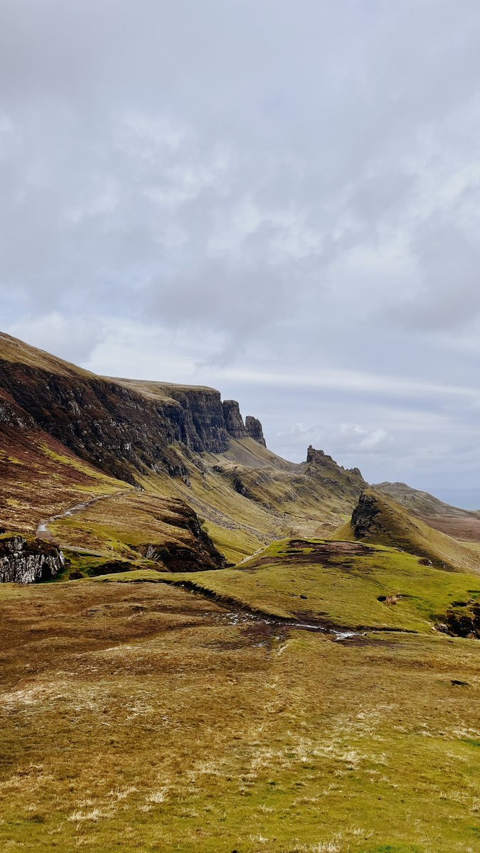SarahMasonPhoto's tweet photo. Spent this aft filming at The Quiraing. First time there, took my breath away. https://t.co/fldkTxWNoR