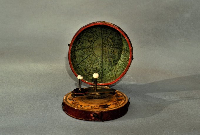 AlmanacAntiques's tweet photo. The late #18thcentury and early #19thcentury were a time of innovation in #clockmaking. The pocket #tellurion was one of those innovations.
https://t.co/yRzyKVRAUA https://t.co/sm7OEC6ms3