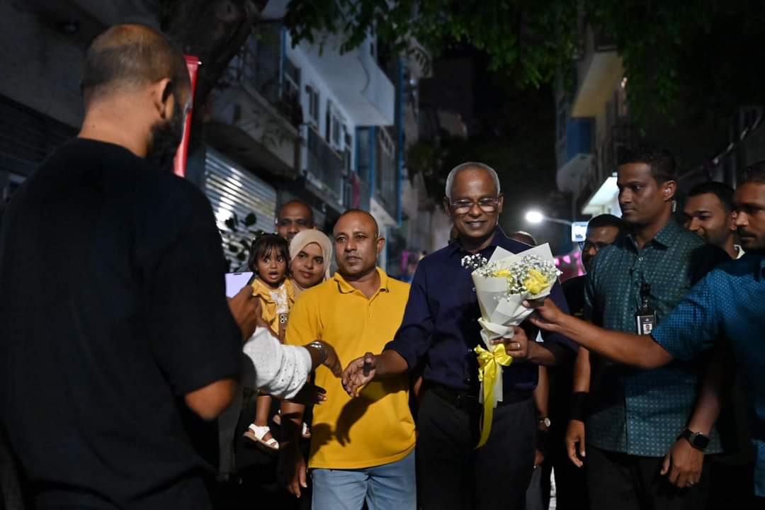 MDPFVMofficial's tweet photo. މުޅި ގަލޮޅު މިއޮތީ ނިކުމެ މާގަދަކޮށް 💪

މި ރަންރީނދޫ ޖޯޝް ފަނޑުވުމެއްނެތް 💛⚖️

⁦#IbuAslam2023⁩ 
⁦#UfaaveriAmaanRaajje⁩ https://t.co/rljS56WojA
