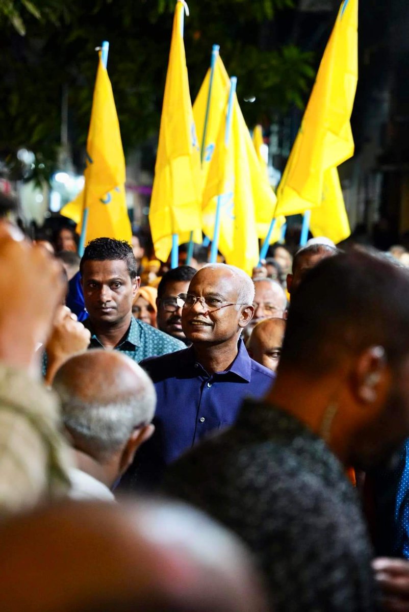MDPFVMofficial's tweet photo. މުޅި ގަލޮޅު މިއޮތީ ނިކުމެ މާގަދަކޮށް 💪

މި ރަންރީނދޫ ޖޯޝް ފަނޑުވުމެއްނެތް 💛⚖️

⁦#IbuAslam2023⁩ 
⁦#UfaaveriAmaanRaajje⁩ https://t.co/l3y8CfP53Z