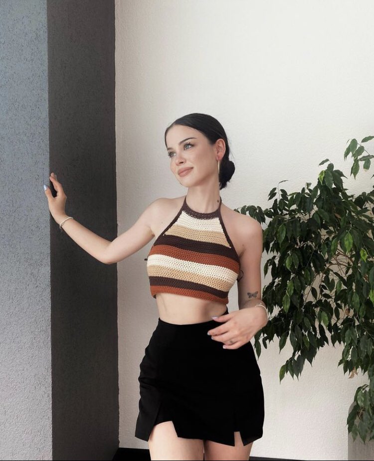 GemmaLombardi18's tweet photo. Holaa soy Gemma Ross. Tengo 28 años, soy Modelo y me gusta ver películas. Espero tener amigos y si pueden dar fav y rt les agradezco 🦋 https://t.co/OXN8QUkDIX