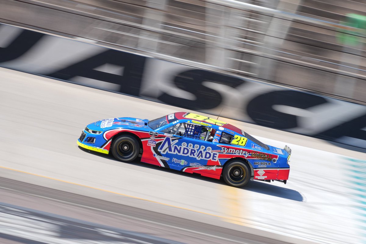 TeamAlessandros's tweet photo. @NASCARMex @SECTUR_mx @ahChihuahua Here we go!!! ���🏁

#GanarOGanar #AlessandrosRacing https://t.co/u14gai53R9