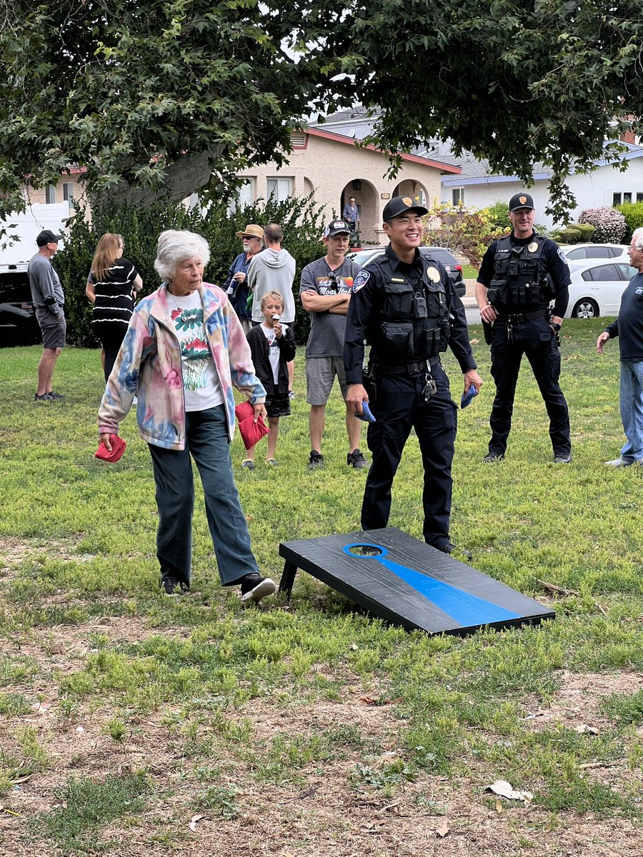 TorrancePD's tweet photo. Thank you Southwood Homeowners Association for including us in last weekend’s event! It provided a great opportunity for our officers to address public safety questions and community matters while meeting the residents we serve. 🤝#OurJobTogether #CommunityPolicing #SafeAndSecure https://t.co/kddYtV0igd