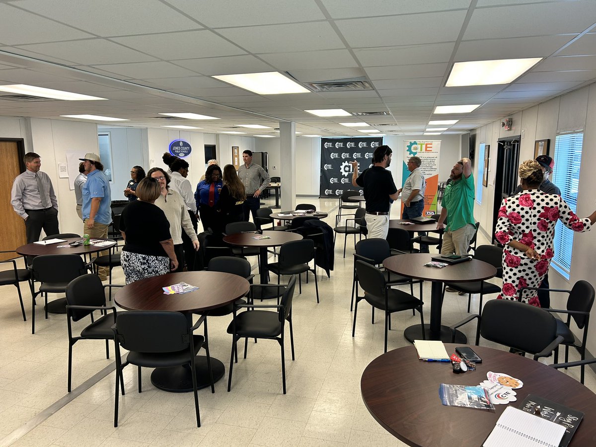 CLNA mtg. included CTSO Presidents, parents, external &amp; internal stakeholders! Thank you for your feedback everyone. 💯