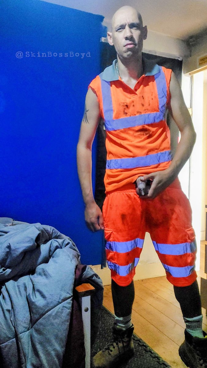 SkinBossBoyd's tweet image. Apparently I'm a proper dirty fcker...

#DirtyWorkie #GaySkinhead