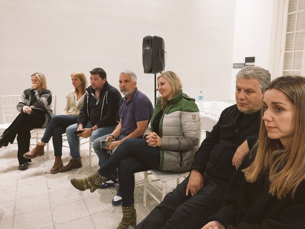 marilinsacnun's tweet photo. Lanzamiento de la Mesa Departamento Constitución #MassaPresidente2023 🇦🇷
En #VillaConstitución junto a referentes y militantes del campo nacional nos seguimos organizando para que @SergioMassa asuma el 10 de diciembre como presidente de todos los argentinos.
Militemos la Victoria ✌️