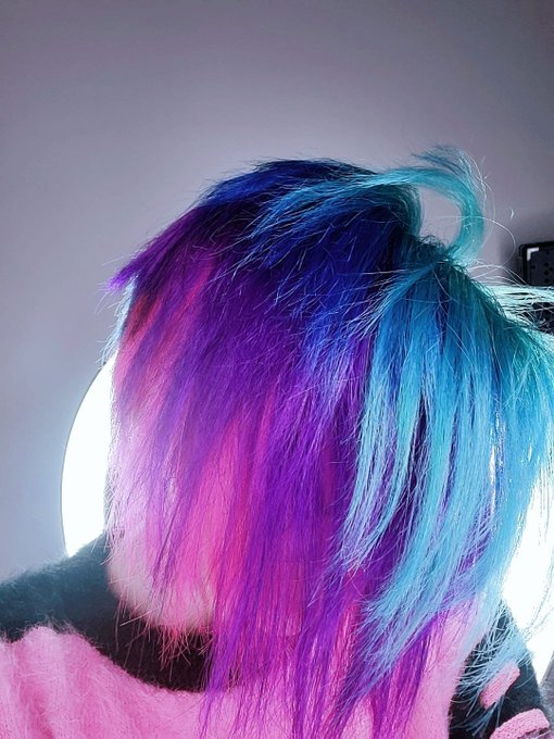 Ahh! My precious rainbow! Its a short version while i grow out my undercut - but my bestie did such a