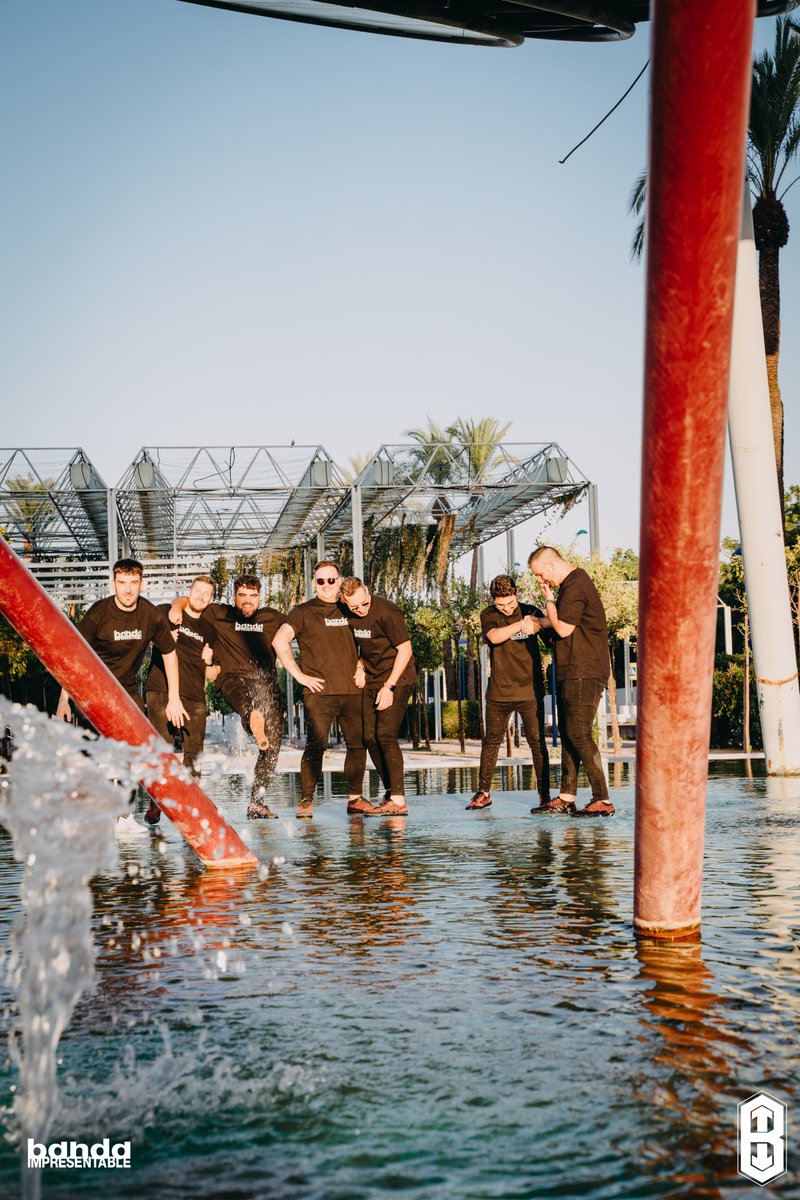 😎 Una dosis de brass band 🙌🏼

Estamos trabajando en todos los sentidos… incluso el no salir tan feos en las #fotos 😜

Fuera bromas, la verdad es que el negro siempre sienta bien y ayuda a engañar a la cámara 🖤

#bandaimpresentable #superbrass #brassband