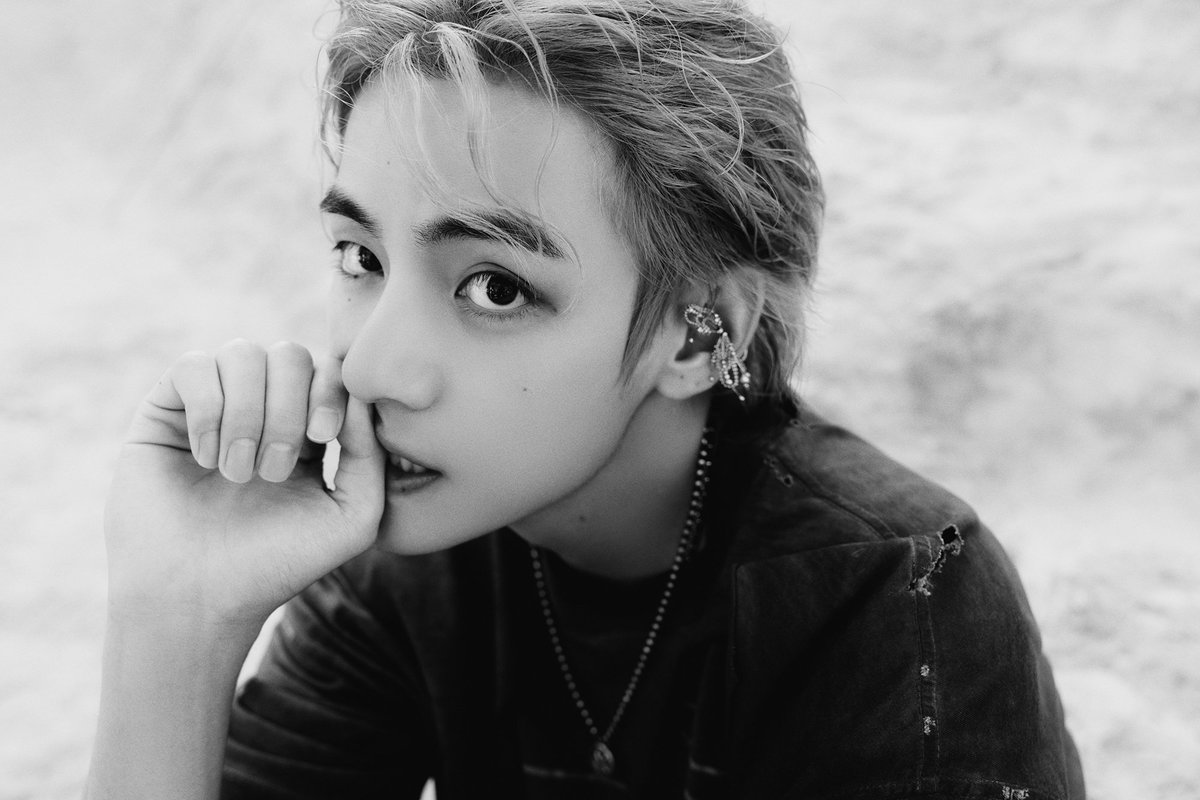 BB_Votaciones's tweet photo. INFO📈
@BTS_twt

'Slow Dancing' de V debuta en la posición #1 en IMI International Top 20 Single de India 🇮🇳 y se une a Jungkook como los únicos solistas coreanos en encabezar el chart

— #V también es el único solista coreano en chartear todo su álbum en el Top 15 🔥

#V_Layover https://t.co/6AFmnG4tGx