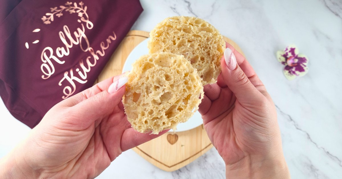 CoachRallyRus's tweet image. If you’re looking for a high fiber and low carb option for bread, this keto mug bread with psyllium husk is for you. It’s ready in minutes and has a dense and chewy texture. You can use it for burgers, wraps, or as a side dish. 🍞 
coachrallyrus.com/keto-recipes/k…

#ketorecipes #ketobread