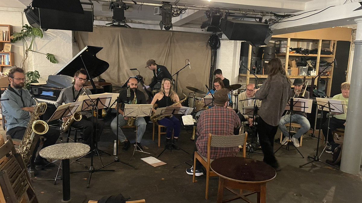 mossfreed's tweet photo. Gearing up for a wild night of Zorn @Cafeoto  Looks like it’s going to be a busy one! 🎶🤘

@SamEastmond @OllyChalk @noeltrumpet @charlottekeeffe @joelknee @LondonJazz @Jazzwise https://t.co/w1jVdiPZAg