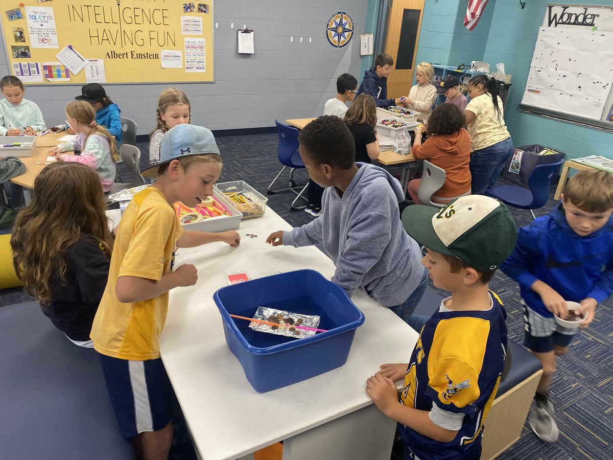 JulieLNMyers's tweet image. Talk Like A Pirate Day means you make boats! #HeritageLearn #SASCompass