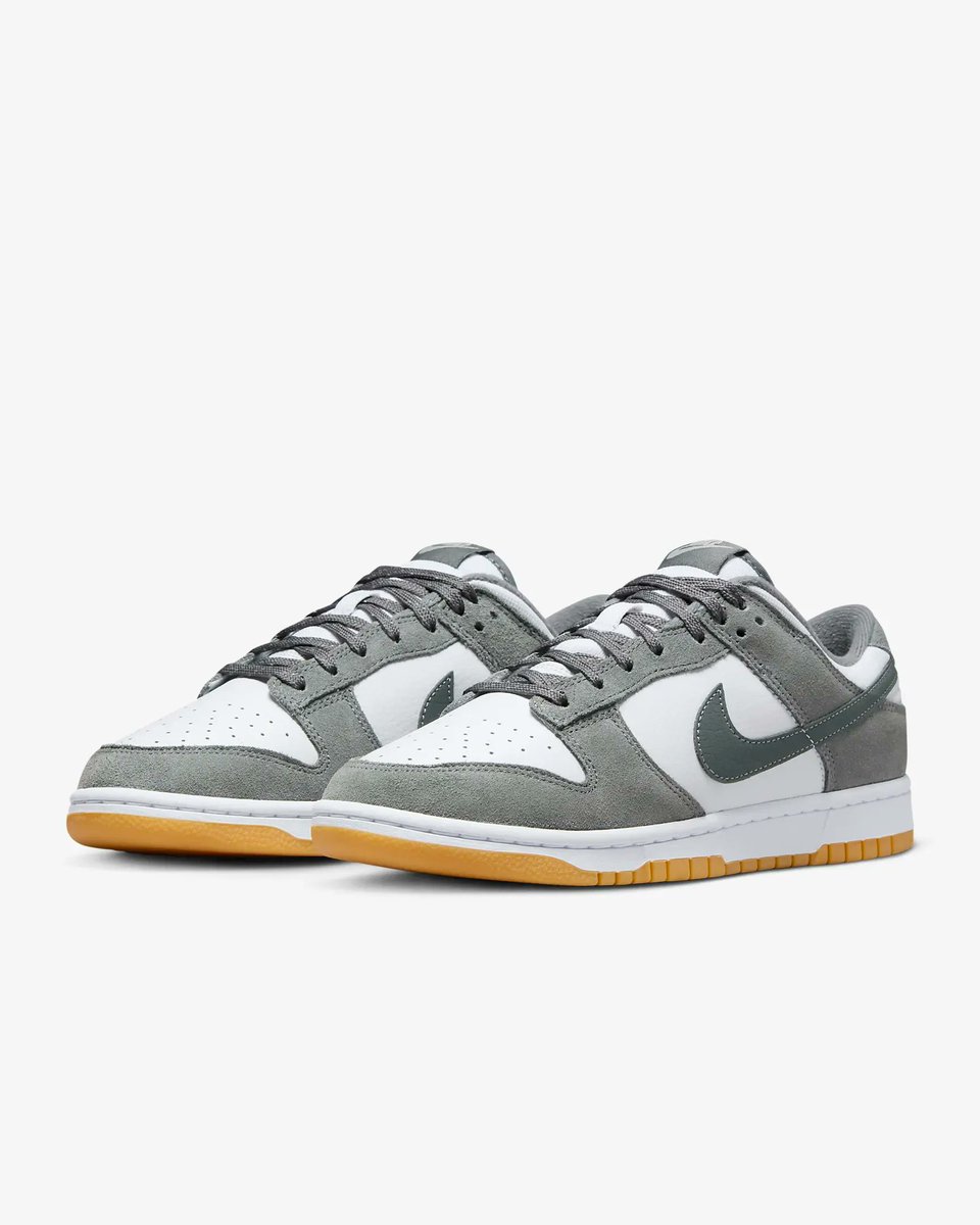TheSiteSupply's tweet photo. 10/3 via Nike: Nike Dunk Low Gum Light 🍂 https://t.co/EtBnltLDZJ https://t.co/NEIAZUFQWo