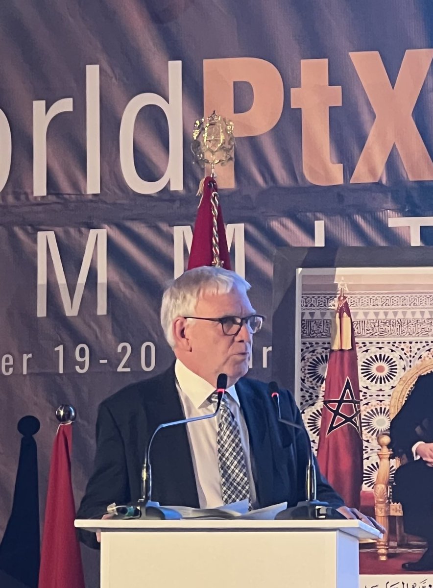 JochenFlasbarth's tweet photo. Beim #WorldPTXSummit in Marrakesch habe ich zu Beginn persönlich und für die Bundesregierung unser tiefes Beileid für die vielen Opfer des schrecklichen Erdbebens ausgedrückt. Es ist beeindruckend, wie solidarisch die Menschen hier im Land in dieser Situation zusammenstehen! https://t.co/8UzLpfWHBZ