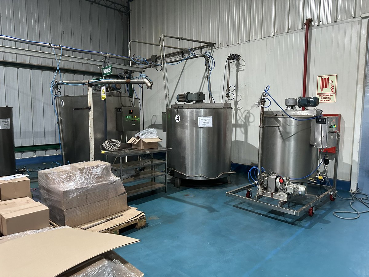 choco_machinery's tweet photo. Rotary Chocolate Depositing Line for making chocolate buttons, drops and chips. Visit:https://t.co/avpM8eBQZK for more information.
#chocolate #chocolatemachine #chocolatemakingmachine https://t.co/L7yojbisr5