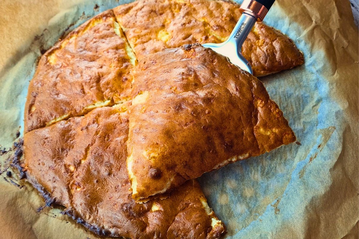 CoachRallyRus's tweet image. Have you ever tried Banitsa? This keto version is low carb and gluten free, but still has the same crispy and cheesy layers that make banitsa so irresistible.
coachrallyrus.com/keto-recipes/k…

#ketobread #ketobanitsa #glutenfreebread #lowcarbbread #ketofood #ketodiet #lowcarbrecipes