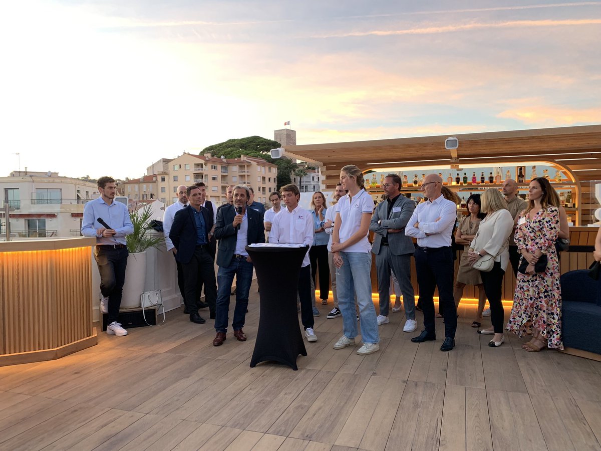 Cannes_France's tweet image. 🔴  LIVE  [Acting for Cannes] Près de 170 professionnels du tourisme cannois réunis au Canopy by Hilton ce soir pour la 4e édition des soirées #ActingForCannes 2023 organisée par le @CannesPalais !
Aujourd’hui, focus sur les actions marketing et communication pour le Palais des…