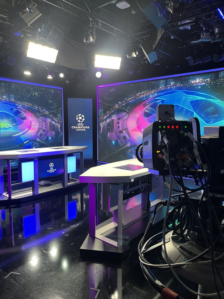 C’est parti pour le Multiplex Ligue des Champions sur <a href="/cplussportafr/">CANAL+ SPORT Afrique</a> 💫

Avec <a href="/salimbaungally/">Salim Baungally 🇫🇷🇲🇺</a> <a href="/KanteCedric/">Cédric Kanté</a> <a href="/romhussonnois/">Romain Hussonnois</a> <a href="/Lgatounes/">Lilian Gatounes CANAL+</a> <a href="/DupuiSebastien/">Sebastien Dupuis</a> <a href="/EricHuet12/">Eric-Huet</a> et la sonnette magique évidemment 🛎