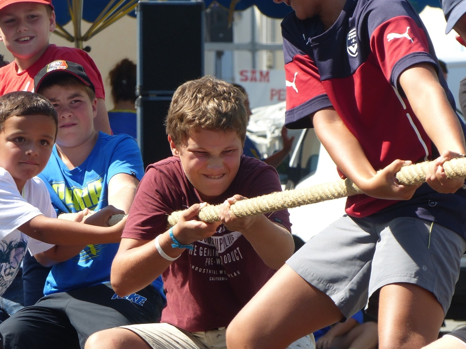 DonnerLakeVilla's tweet photo. Gather the clan and head to #RegionalPark in #Truckee! From exhilarating classic tug-of-war to splashy water relay races, it's time for pure #familyfun. Book your stay at #DonnerLakeVillage for a tranquil retreat after a day of games. https://t.co/QC9G0seq6Q https://t.co/JfDGrxg26M