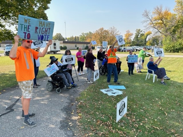 DMVoteMB's tweet photo. Shout out to Roadside Rally happening in Winkler, Manitoba! This is not a drill! ⏰ We only have two weeks until election day. It's time to get informed, engaged, and ready to cast your vote for a brighter future! 🗳️ #DMVote #mbpoli https://t.co/3vwbzBiJ5U
