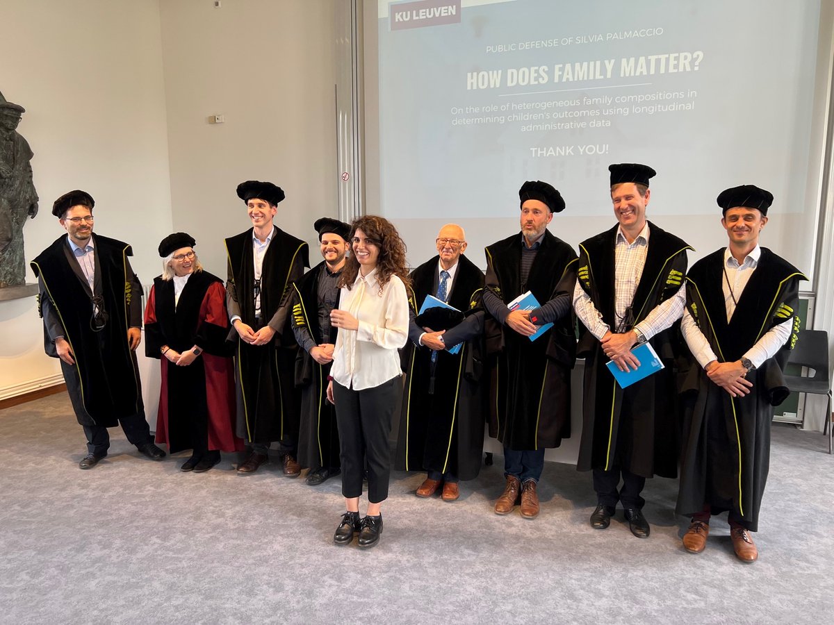 Proud supervisor of excellent PhD thesis by Silvia Palmaccio!

She answered innovative questions as:
👉Does parental divorce influence children's marital &amp; fertility outcomes?
👉Does birth of a half-sibiling affects children's educational outcomes?

➡️Family compositions matter!
