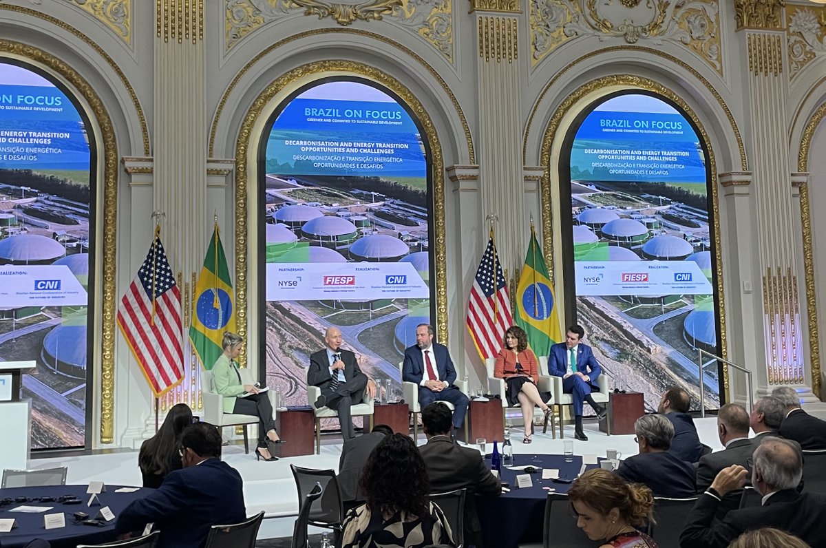 ENERGY's tweet photo. DOE is at #ClimateWeekNYC to talk solutions.

ICYMI 📸: Deputy Secretary Turk with Brazilian ministers and Brazilian Development Bank director to discuss how we can go further &amp; faster working together on the clean energy transition. https://t.co/6fuJG2s3U4