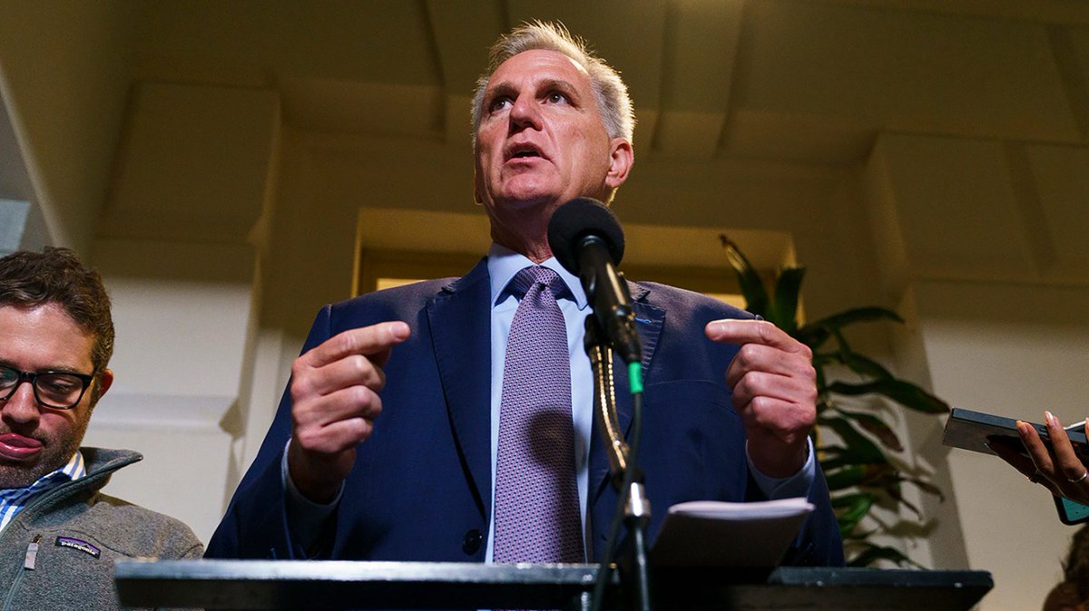 thehill's tweet image. McCarthy on Ukraine funding: "I have questions" for Zelensky trib.al/wkqSyHN