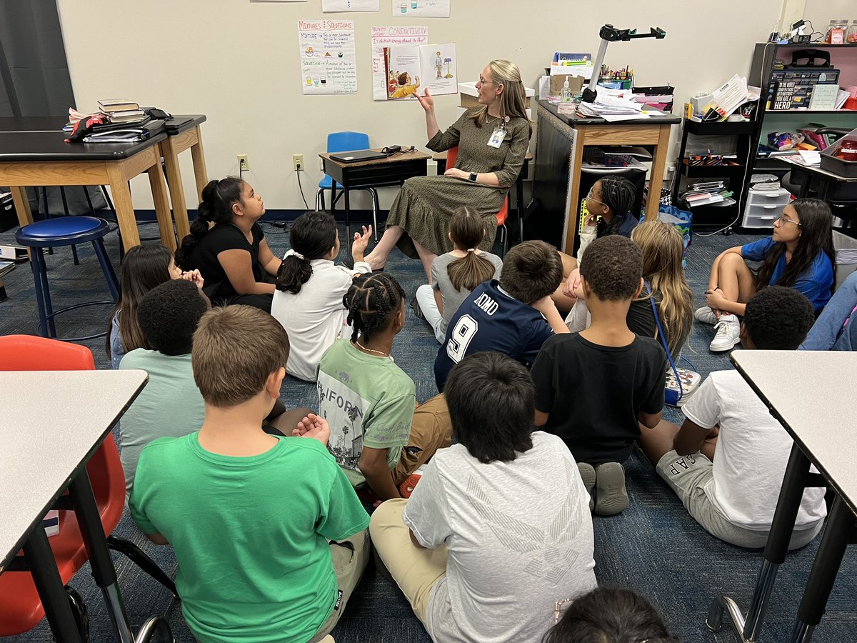 susansamson's tweet photo. Great guidance lessons with Ms. Gauntt today.  Real apologies mean more. #WLEwildcats https://t.co/yG8I7sGXcK