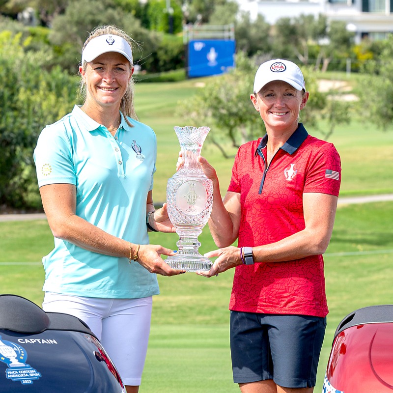 SolheimCup2023's tweet photo. La #SolheimCup2023 muestra los “colores de guerra”para el mayor evento del golf femenino👏

#VamosGirls