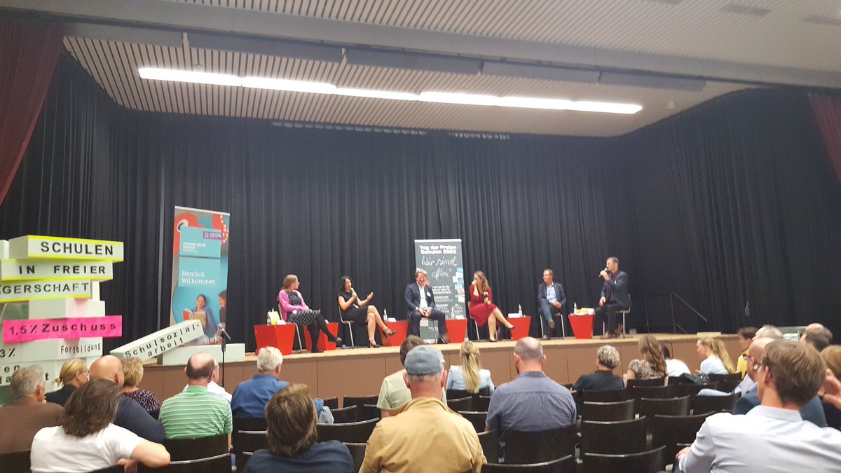 Der Stichtag für die Tarifanpassung  wird abgeschafft. Damit können die Schulen in 2024 auf die entsprechenden Erhöhungen hoffen. Alles weitere bleibt wage. Ein kleiner Erfolg, der Druck muss weiter erhöht werden.